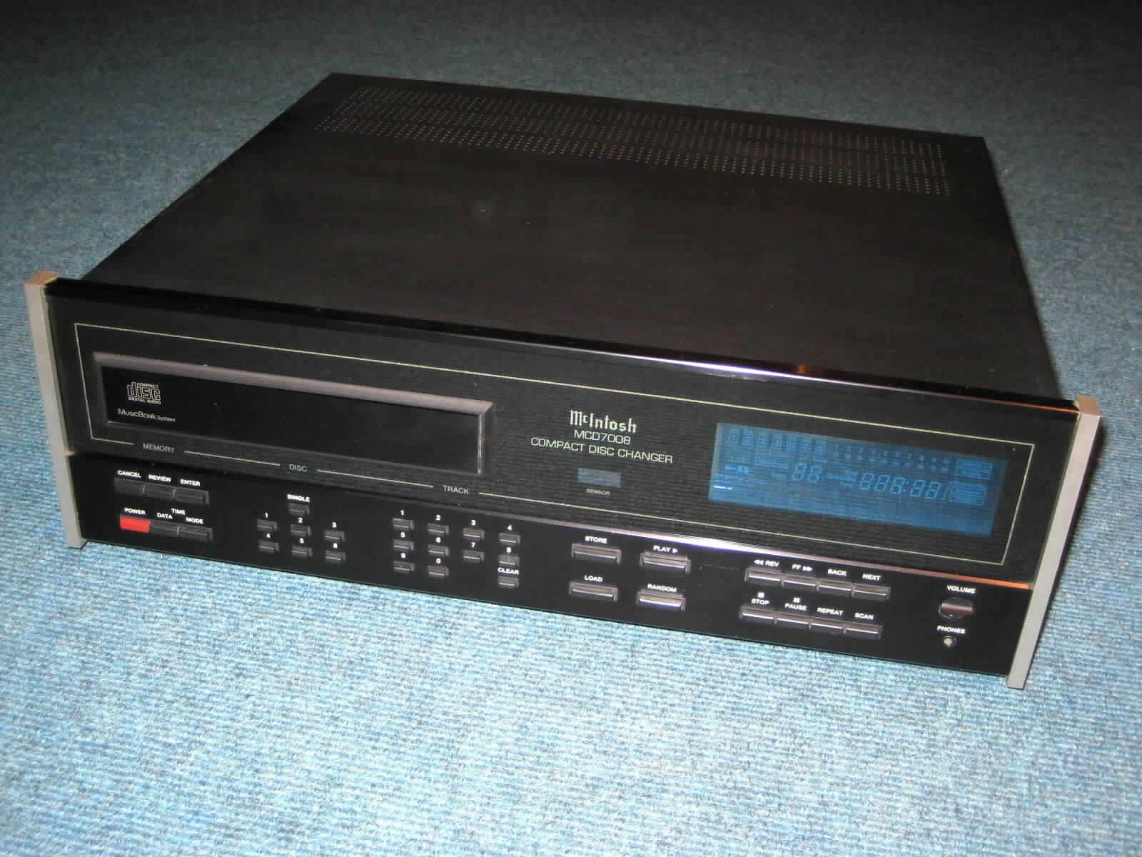 McIntosh MCD7008 CD changer CD player
